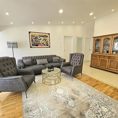 Ton I Comfortable Makarska